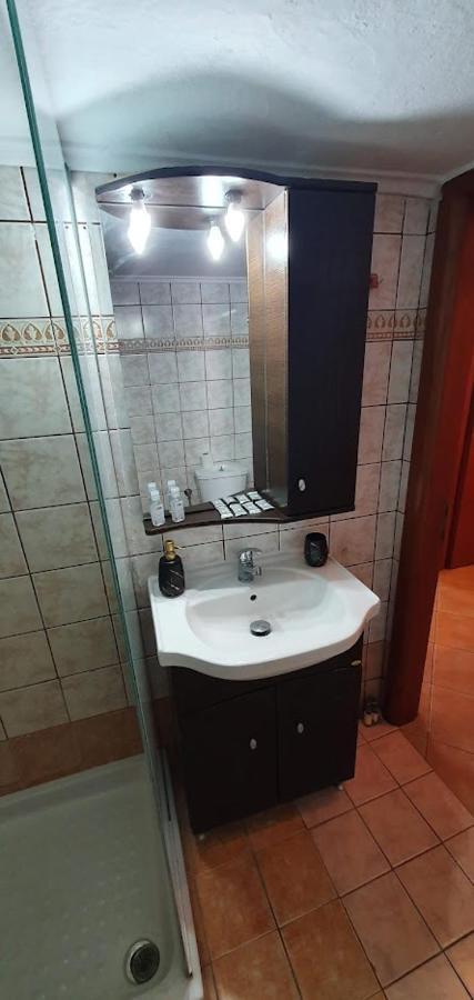Θέα Μπροστά Στη Θάλασσα Apartment Néa Péramos Bagian luar foto