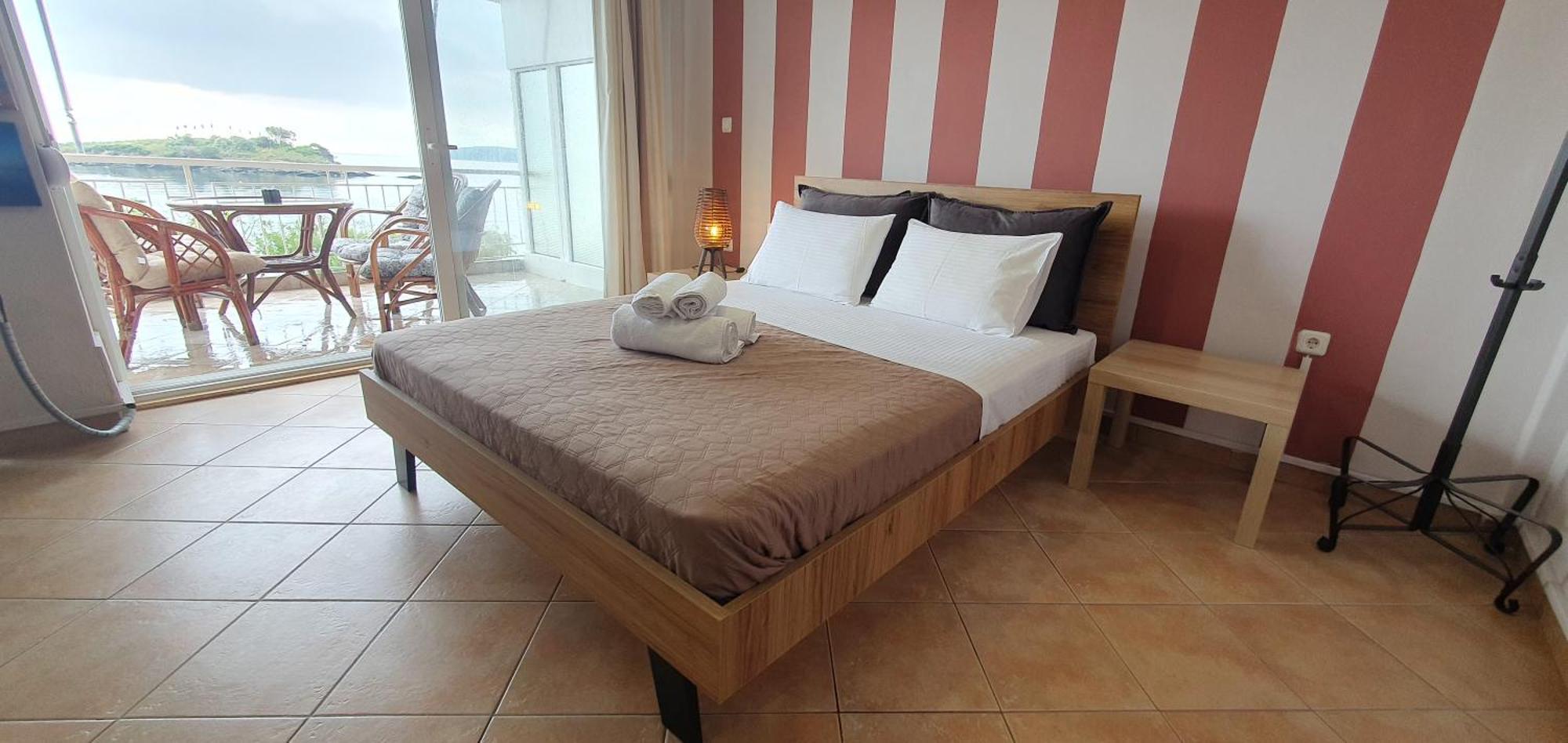 Θέα Μπροστά Στη Θάλασσα Apartment Néa Péramos Bagian luar foto